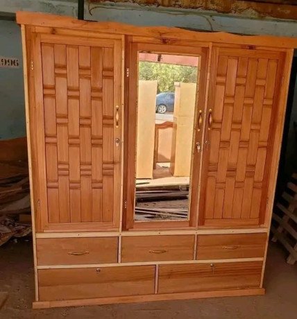 armoire-en-bois-big-0