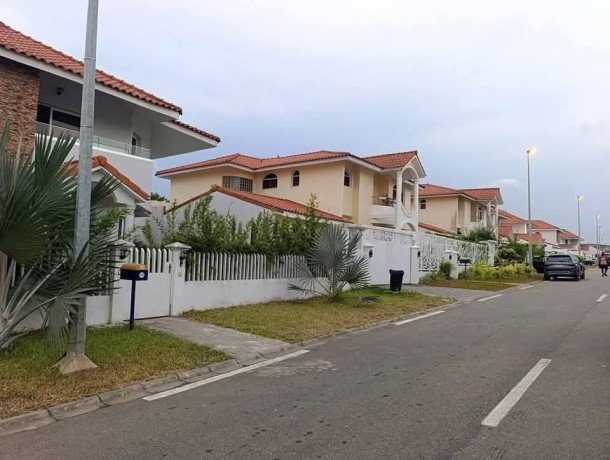 villa-somptueuse-de-7-pieces-big-2