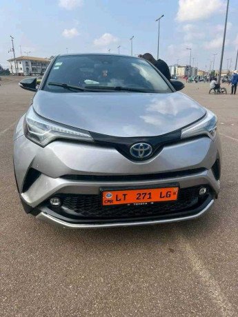 toyota-chr-hybride-2018-automatique-essence-climatise-moteur-vvti-4-cylindre-a-vendre-yaounde-big-0