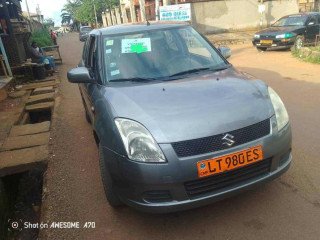 Suzuki manuel essence climatisé moteur 4 cylindre peinture d origine très bon état a vendre Yaoundé bon prix