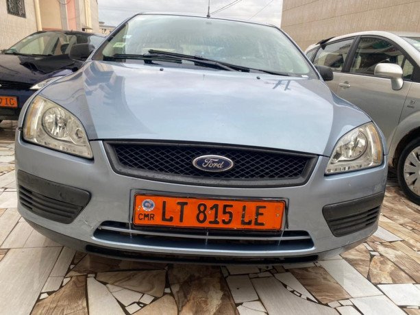 ford-focus-2008-big-0