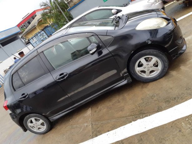 toyota-vitz-2011-big-3