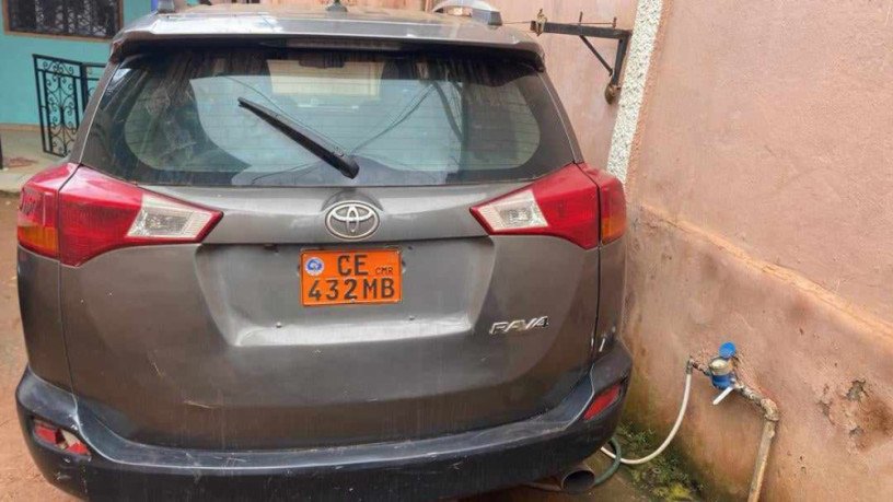 toyota-rav4-2015-automatique-essence-climatise-moteur-vvti-4x4-a-vendre-yaounde-big-1