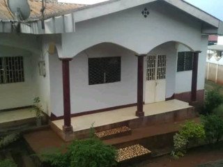 Grande Villa à vendre à Yaoundé Fougerolles