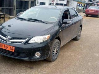 Toyota Corolla berline 2012 automatique essence climatisé moteur vvti 4 cylindre en bon état a vendre Yaoundé bon prix