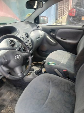 toyota-yaris-2004-big-4