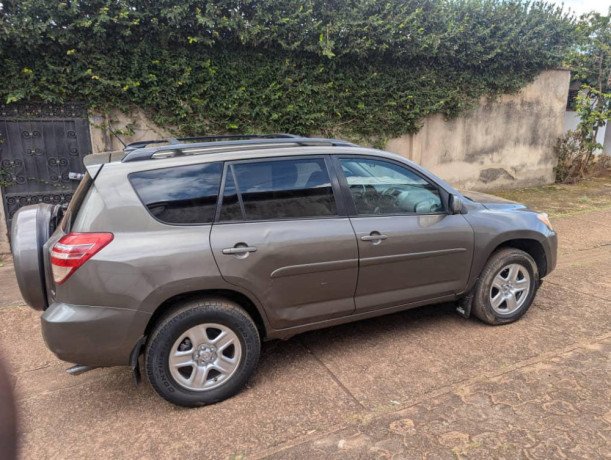 toyota-rav4-2010-big-4