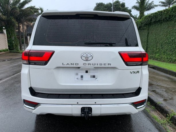 toyota-land-cruiser-vx-r-annee-2022-big-3