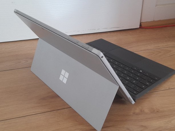 surface-pro-5-lte-advanced-model-1807-big-2