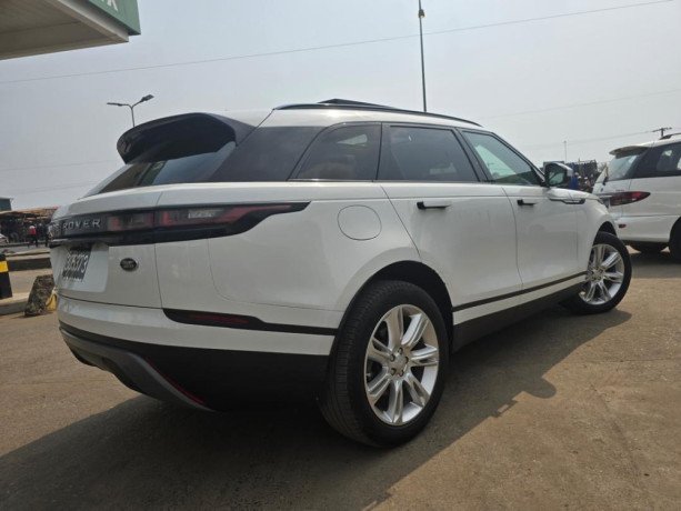 land-rover-range-rover-velar-big-4