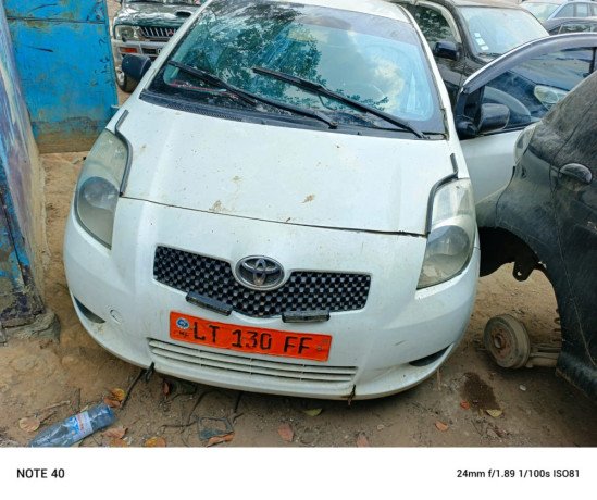 toyota-yaris-big-0