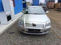toyota-avensis-verso-small-1
