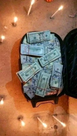 voici-le-porte-feuille-magique-qui-donne-jusqua-1500000-fcfa-la-money-de-votre-pays-eur-par-jour-big-0