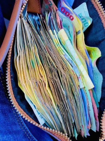 voici-le-porte-feuille-magique-qui-donne-jusqua-1500000-fcfa-la-money-de-votre-pays-eur-par-jour-big-4