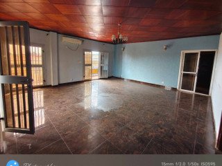 Appartement haut standing pour bureaux ou habitation à Élig Essono