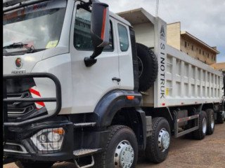 Location d'une flotte de 22 camions bennes (WOWO) dans la ville de Yaoundé chez guitel