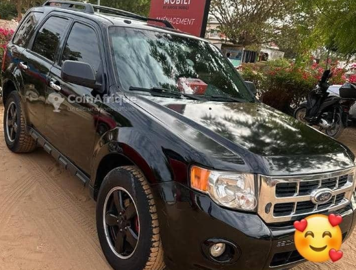ford-escape-carre-2012-big-0