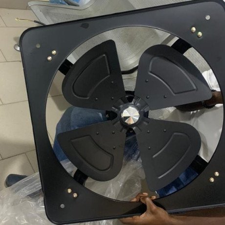 des-extracteurs-dair-de-250-a-600mm-big-1
