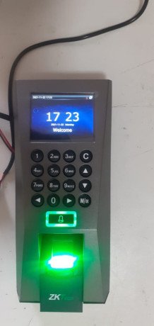 vente-et-installation-des-pointeuses-biometriques-zkteco-f18-f19-et-f22-big-1
